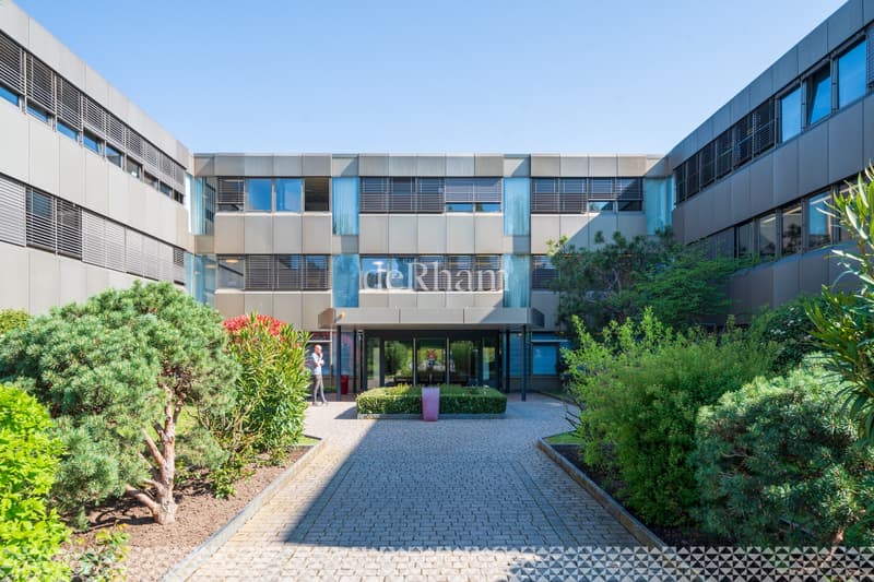 Bureaux rénovés de 100m2 à louer à Saint-Sulpice (5)