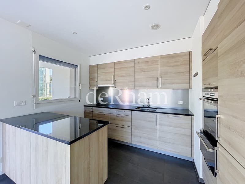 Bel appartement en attique de 3.5 pièces! (2)