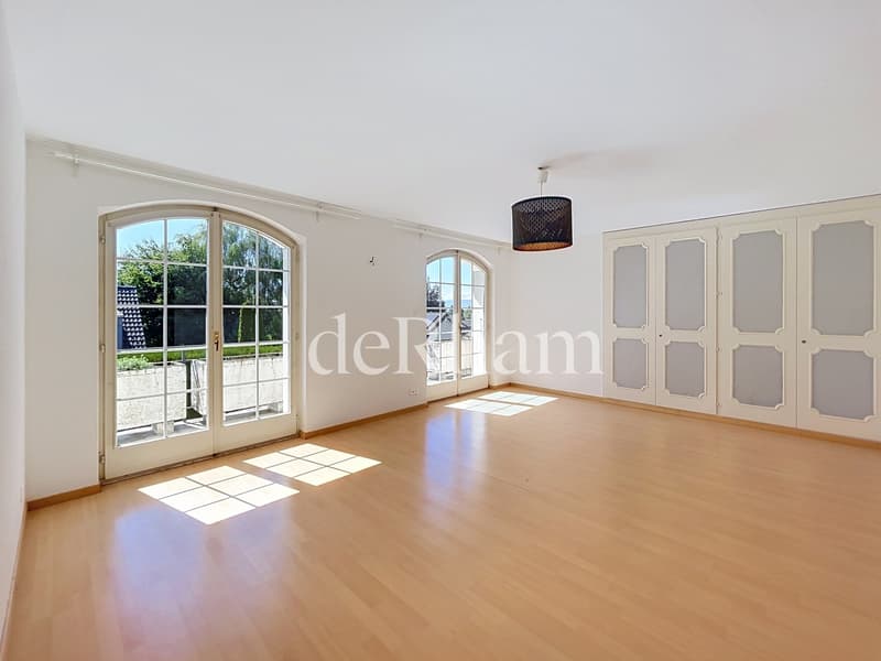 Bel appartement en duplex de 7 pièces avec jardin privatif! (4)