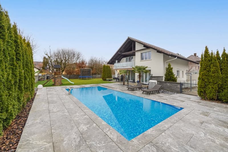 Modernes 5.5-Zimmer-Einfamilienhaus mit Pool in Urtenen-Schönbühl (21)