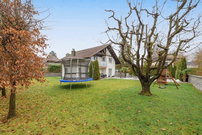Modernes Einfamilienhaus mit grossem Garten und Pool an ruhiger, dennoch top erschlossener Lage (26)
