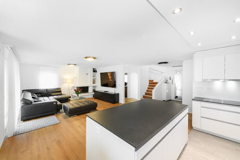 Modernes Einfamilienhaus mit grossem Garten und Pool an ruhiger, dennoch top erschlossener Lage (10)