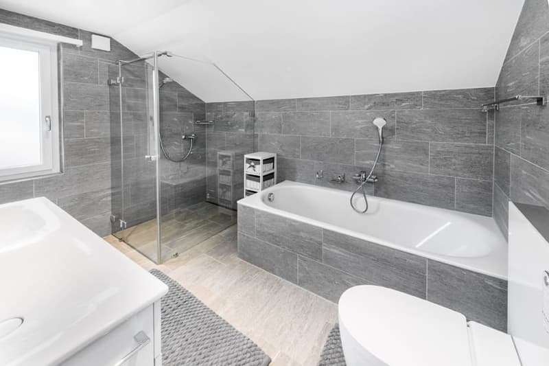 Modernes Einfamilienhaus mit grossem Garten und Pool an ruhiger, dennoch top erschlossener Lage (19)