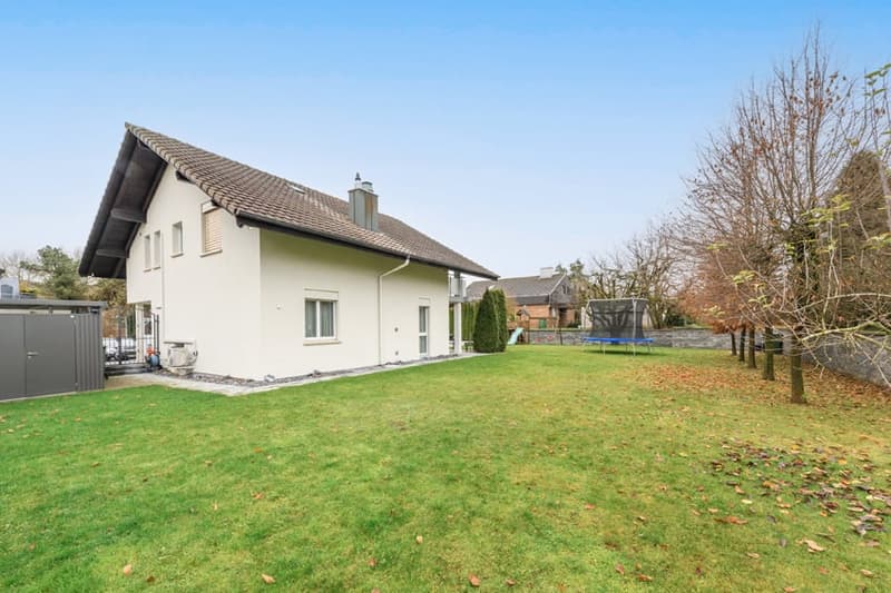 Modernes Einfamilienhaus mit grossem Garten und Pool an ruhiger, dennoch top erschlossener Lage (25)