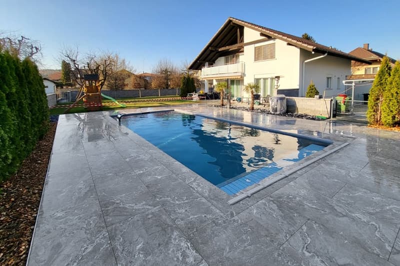 Modernes Einfamilienhaus mit grossem Garten und Pool an ruhiger, dennoch top erschlossener Lage (24)