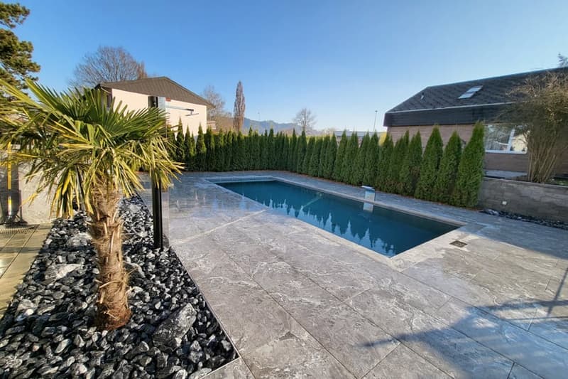 Modernes Einfamilienhaus mit grossem Garten und Pool an ruhiger, dennoch top erschlossener Lage (22)