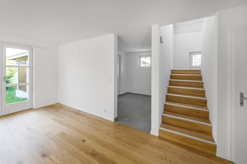 Freistehendes 5.5-Zimmer-Einfamilienhaus mit 901m² Grundstück und Ausbaupotential (13)