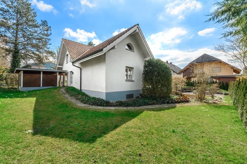 Freistehendes 5.5-Zimmer-Einfamilienhaus mit 901m² Grundstück und Ausbaupotential (29)