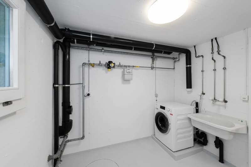 Freistehendes 5.5-Zimmer-Einfamilienhaus mit 901m² Grundstück und Ausbaupotential (22)