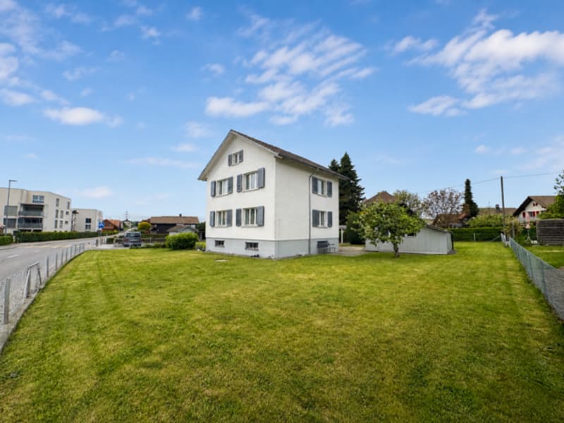 Einfamilienhaus mit grossem Garten (10)