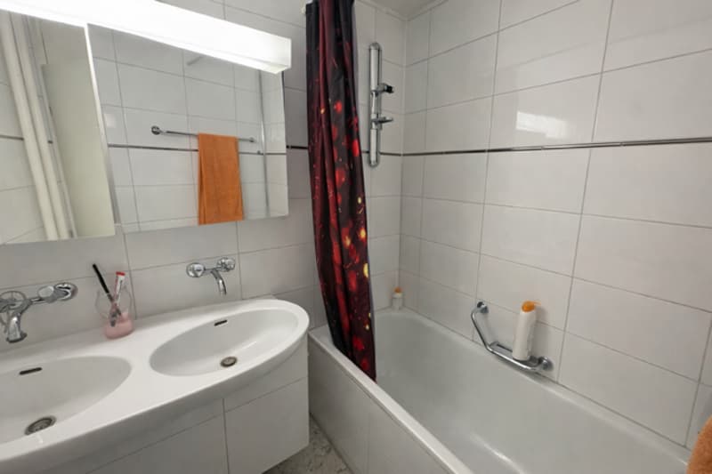 Charmante 3.5-Zimmer-Wohnung mit Balkon im Holenacker-Quartier (6)