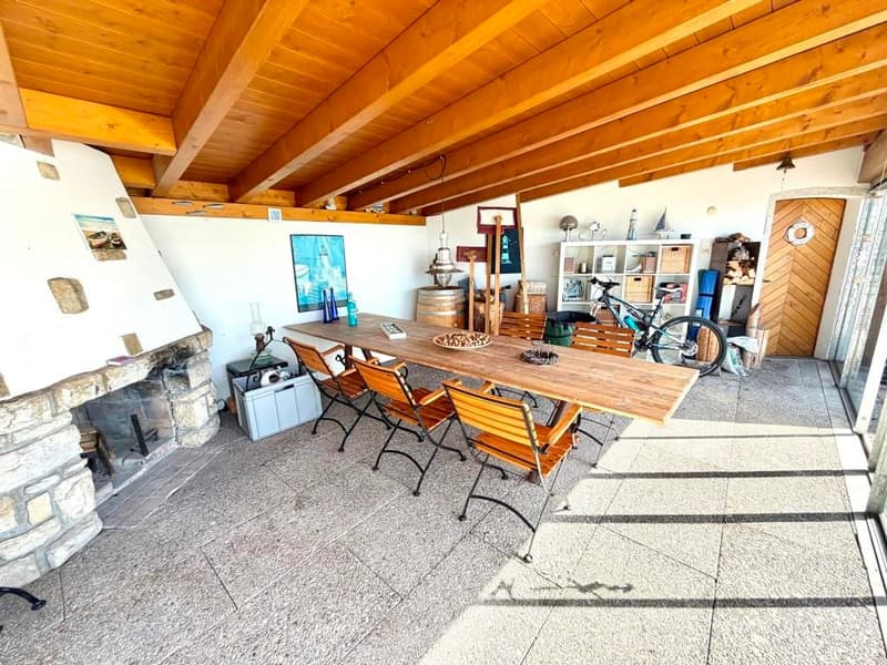 Charmante 4.5-Zimmer-Wohnung mit traumhaftem Seeblick (9)