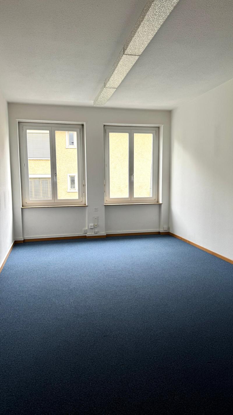 Practical office space in the heart of Zurich Oerlikon (2)