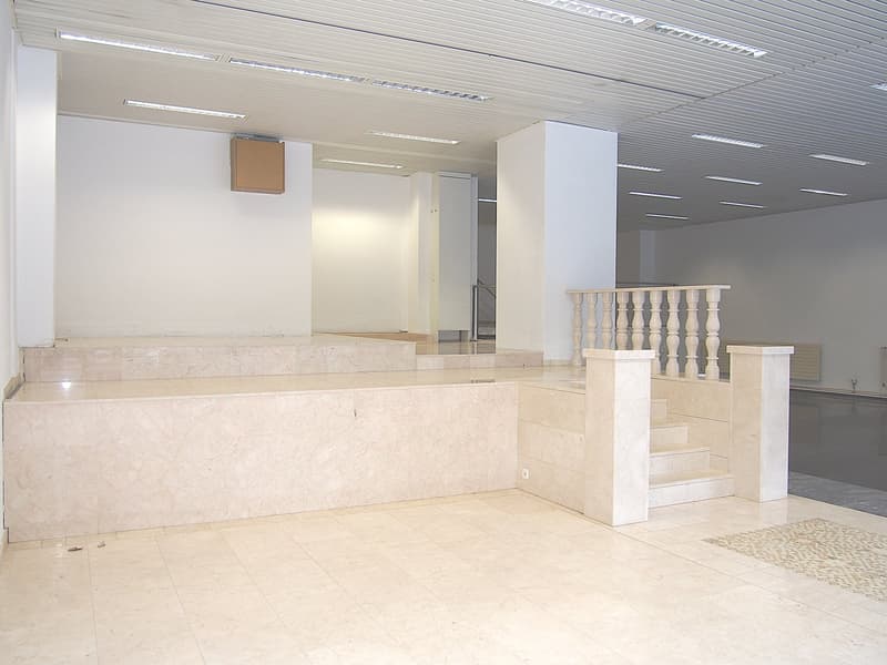 Spazio commerciale attraente di 250 m² in una posizione di alto livello a Zurigo Oerlikon! (7)