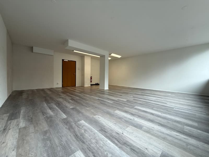 Helles Büro im Zentrum Witikon (5)