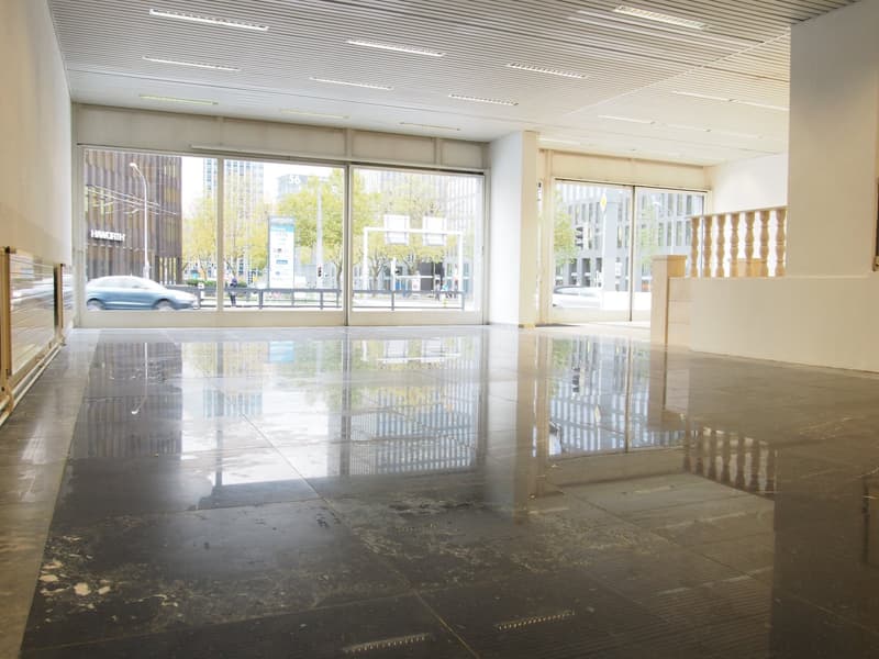 253 m² Gewerbefläche mit hoher Sichtbarkeit in Zürich-Oerlikon (7)