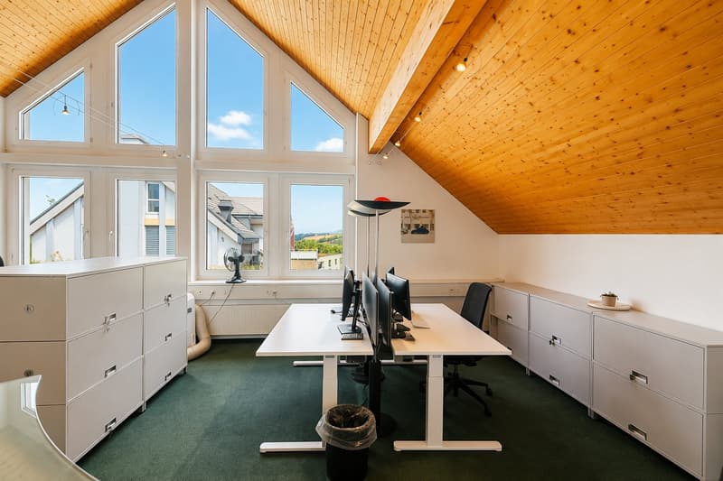Praktische Bürofläche an zentraler Lage in Berikon – 65 m² im 2. Obergeschoss (2)