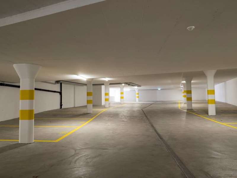 Tiefgaragenparkplatz überbreit zu vermieten auch nur Winter möglich (1)