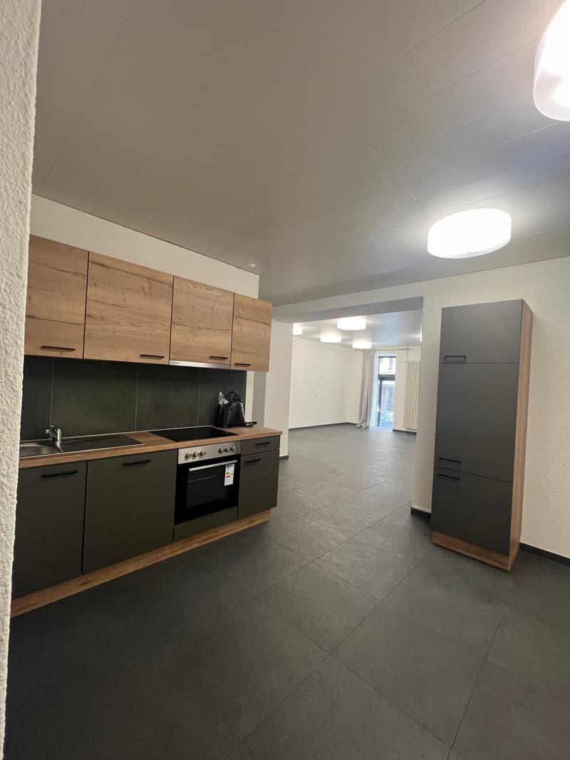 Loft/Bureau rénové au centre ville de Tramelan (1)