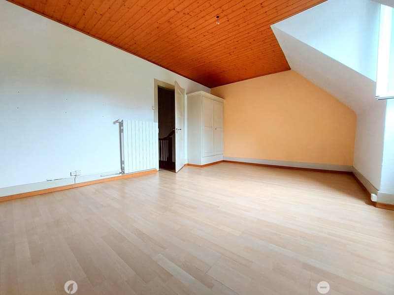 Charmantes 5-Zimmer-Reihenhaus mit Garage und Garten (7)