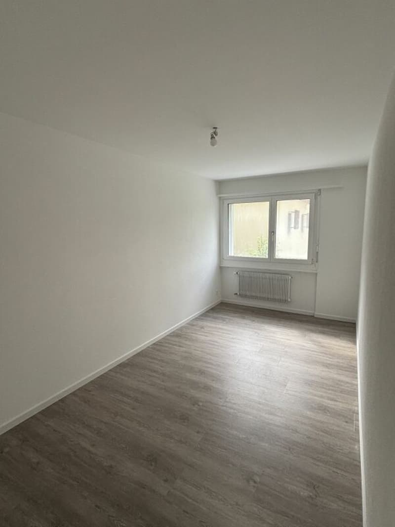 Appartement rénové de 3 pièces avec balcon ! (4)