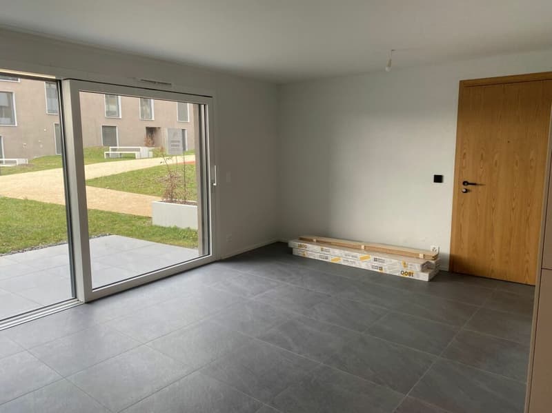 Beau studio au rez-de-chaussée avec terrasse (2)