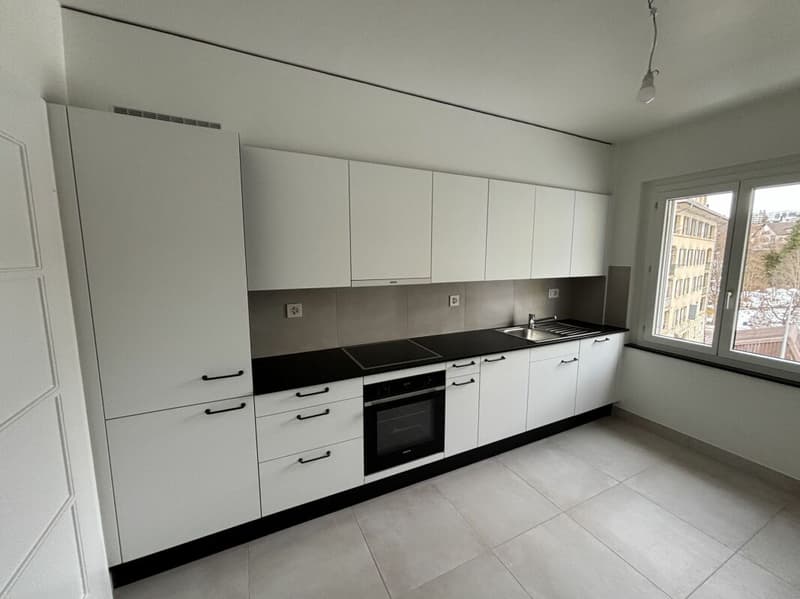 Appartement de 3 pièces entièrement rénové avec balcon (1)