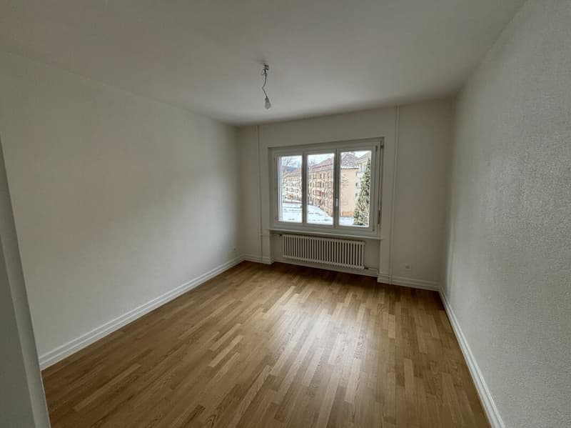 Appartement de 3 pièces entièrement rénové avec balcon (5)