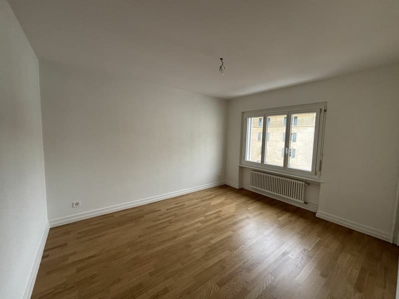 Appartement de 3 pièces entièrement rénové avec balcon (4)