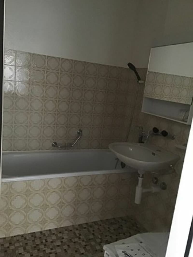 Appartement situé au centre-ville, proches des commodités. (6)