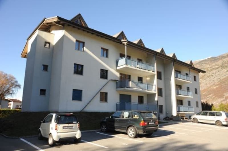 Helle 4.5-Zimmer-Wohnung mit Bergblick in Turtmann – sofort verfügbar! (2)