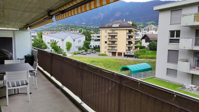 Moderne 3.5-Zimmer-Wohnung mit Bergpanorama in Glis (2)