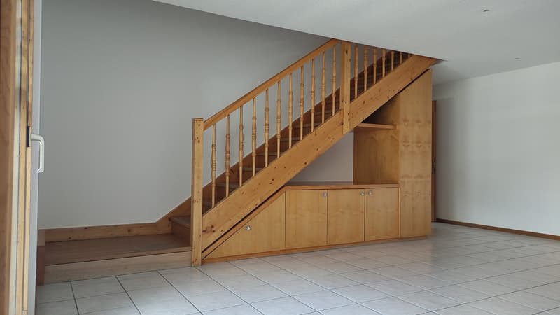 Helle 4.5-Zimmer-Wohnung mit Bergblick in Turtmann – nach Vereinbarung verfügbar! (11)
