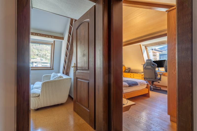 Grosszügige Attikawohnung mit Privatlift und sonniger Terrasse in Naters (15)
