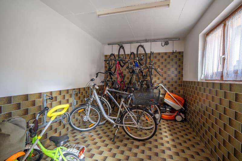 Grosszügige Attikawohnung mit Privatlift und sonniger Terrasse in Naters (50)