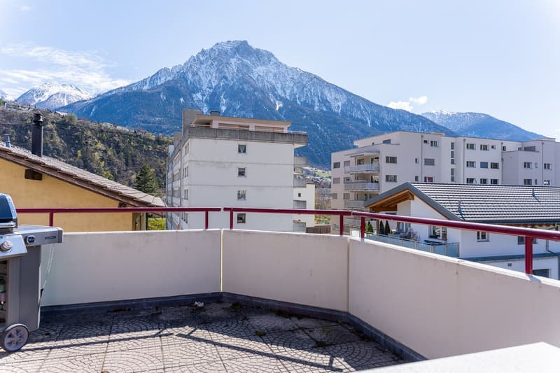 Grosszügige Attikawohnung mit Privatlift und sonniger Terrasse in Naters (41)