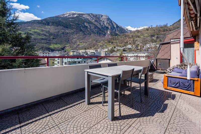 Grosszügige Attikawohnung mit Privatlift und sonniger Terrasse in Naters (46)