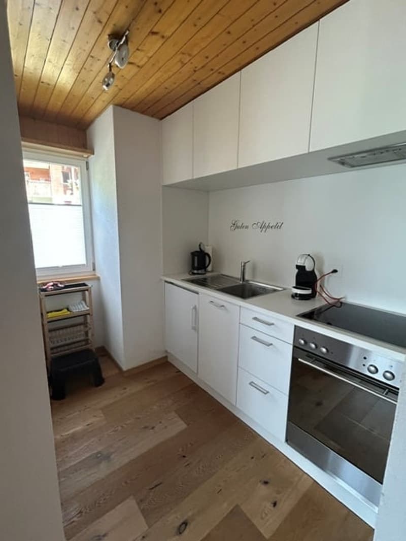 Gemütliche 2.5-Zimmer-Wohnung mit Balkon und schöner Aussicht in Lax (4)