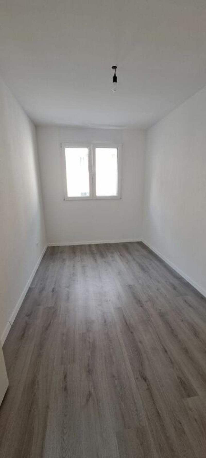 St-Imier, appartement de 4.5 pièces au 1er étage avec balcon (8)