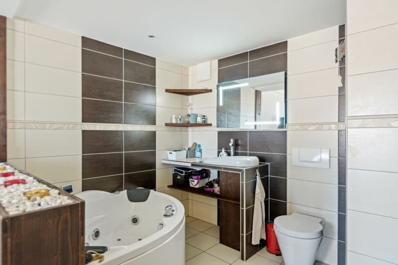 Dombresson, magnifique duplex de 4.5 pièces en attique, garage, place de parc (10)