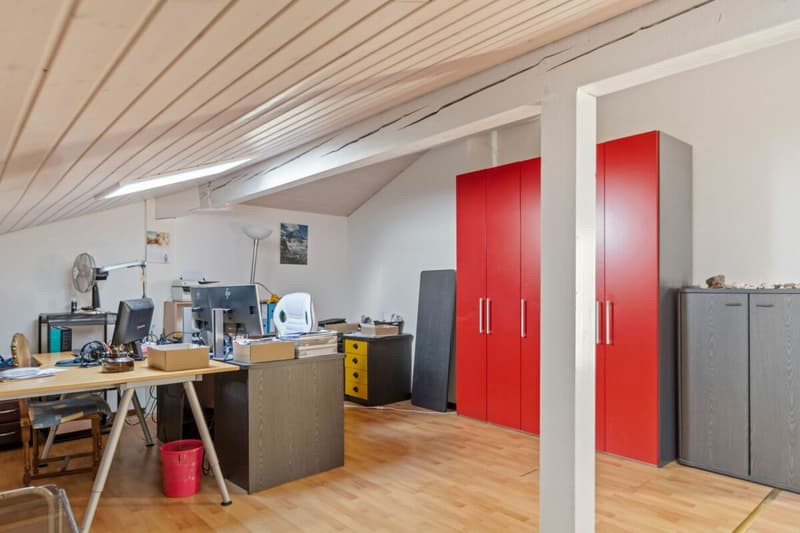 Dombresson, magnifique duplex de 4.5 pièces en attique, garage, place de parc (13)