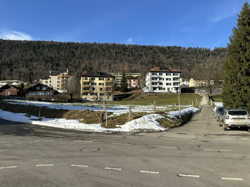 St-Imier, société immobilière à vendre comprenant un terrain à bâtir avec permis (2)