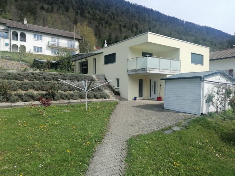 St-Imier, joli appartement 2.5 pièces avec terrasse, garage, jardin (9)