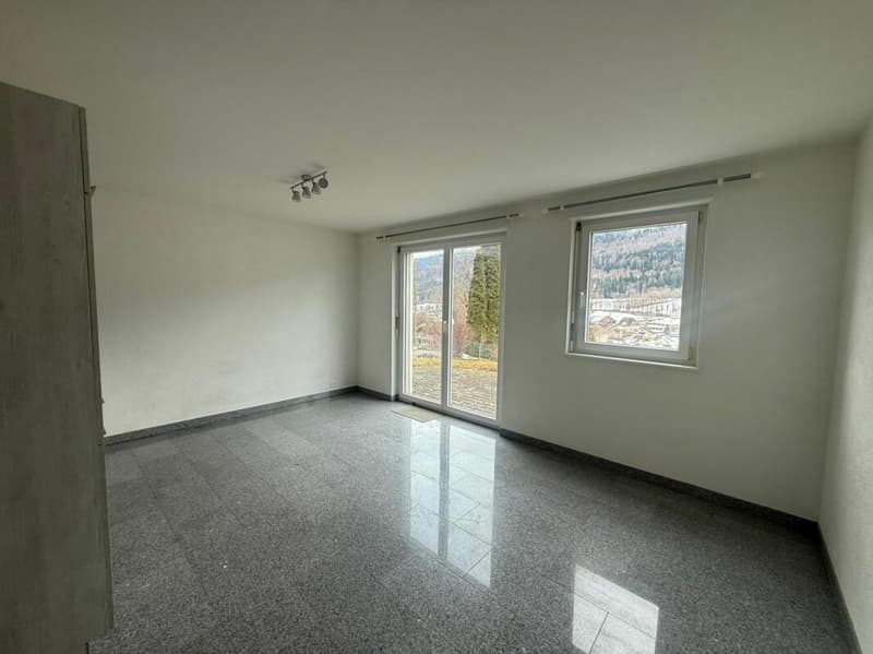 St-Imier, joli appartement 2.5 pièces avec terrasse, garage, jardin (3)