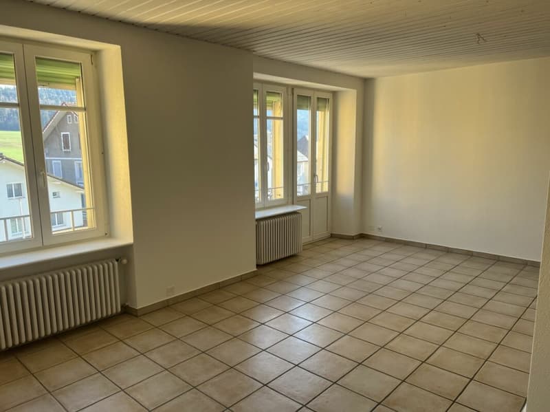 Tramelan, spacieux et lumineux appartement de 3.5 pièces avec balcon (5)