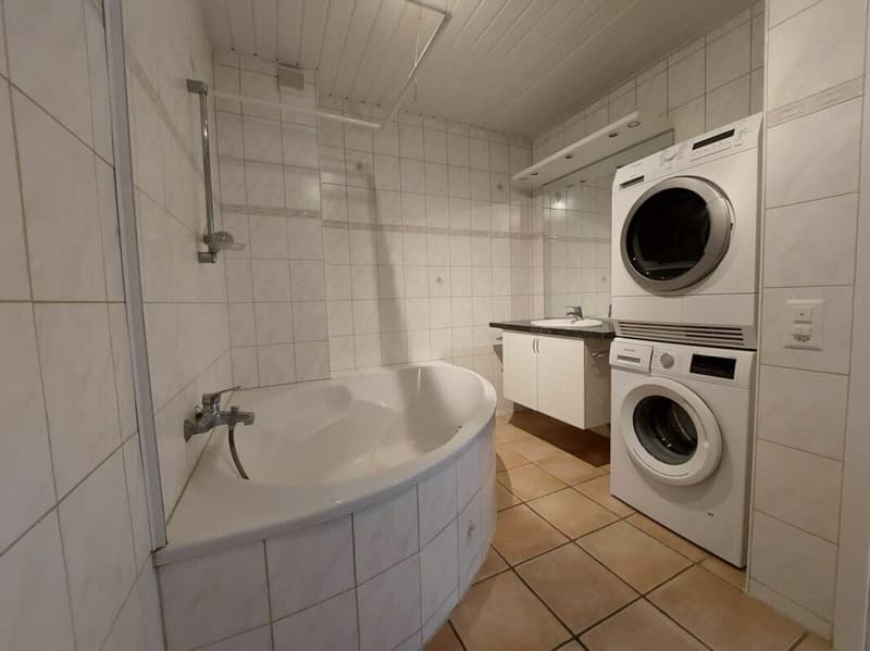 Tramelan, spacieux et lumineux appartement de 3.5 pièces avec balcon (8)