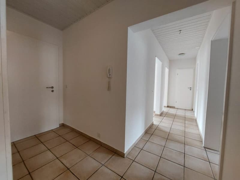 Tramelan, spacieux et lumineux appartement de 3.5 pièces avec balcon (3)