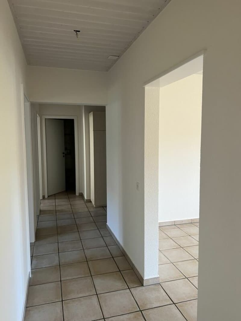 Tramelan, spacieux et lumineux appartement de 3.5 pièces avec balcon (7)