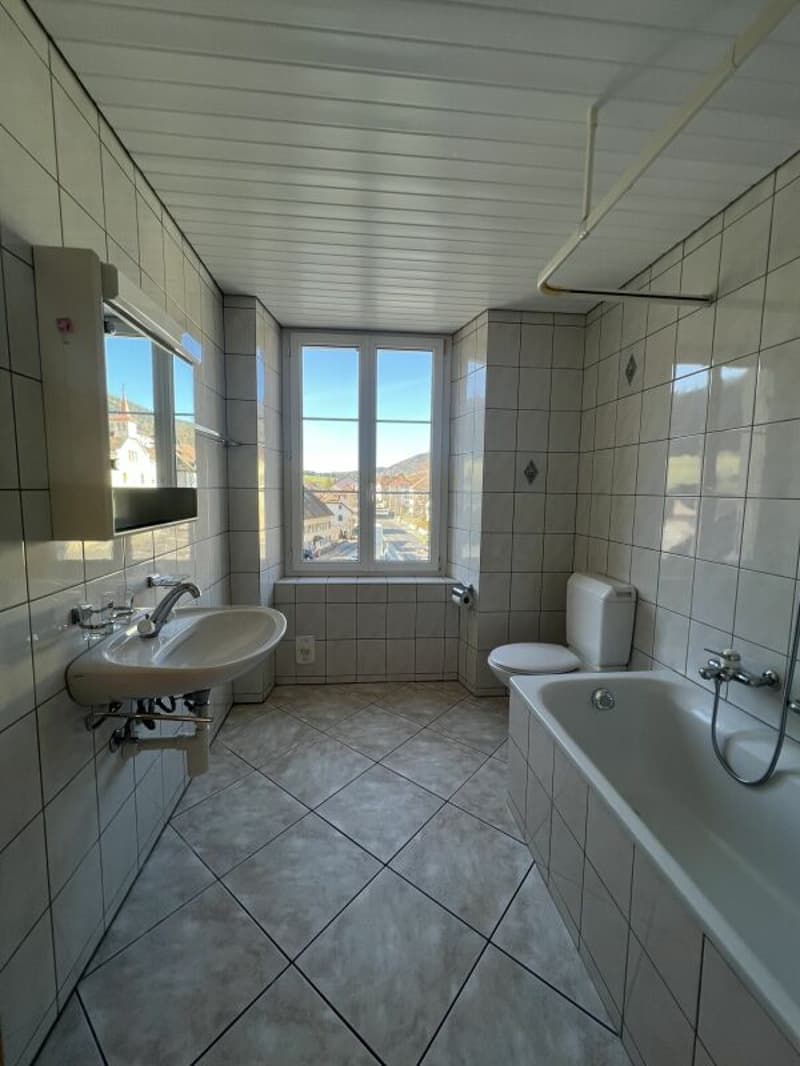 Sonvilier, bel appartement de 3,5 pièces au 2ème étage avec cuisine moderne (5)