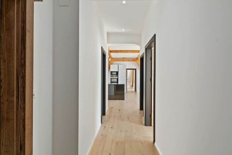 Courtelary, bel appartement en attique de 4.5 pces avec ascenseur (3)